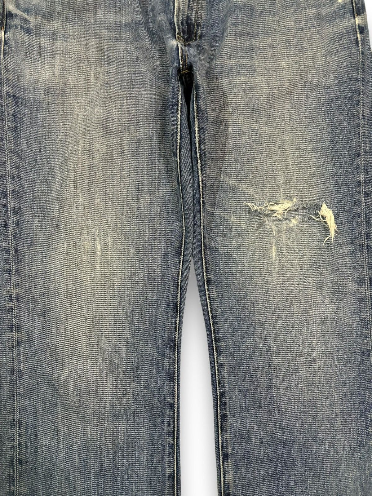 Uniqlo Vintage Y2K Uniqlo Blue Wash Loose Fit Distressed Jeans Size US 35 - 6 Thumbnail