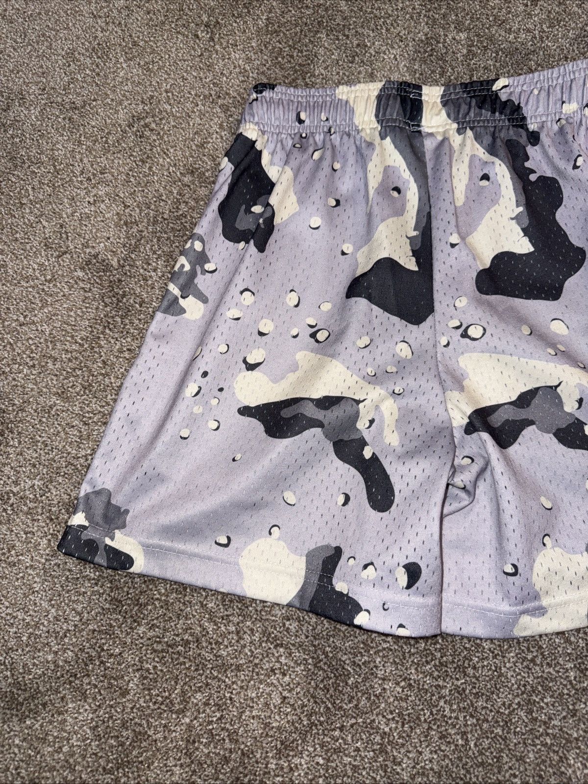 Bravest Studios Bravest Studios Grey Camo Mesh Shorts Size Small Size US 29 - 8 Thumbnail