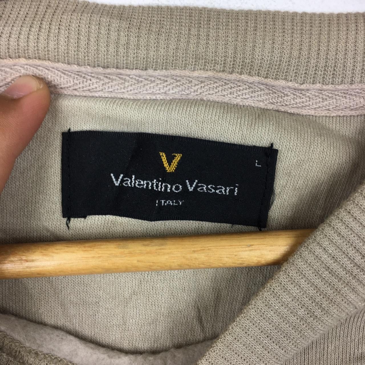 Valentino Vintage VALENTINO VASARI Big Logo Sweatshirt Size L / US 10 / IT 46 - 3 Thumbnail