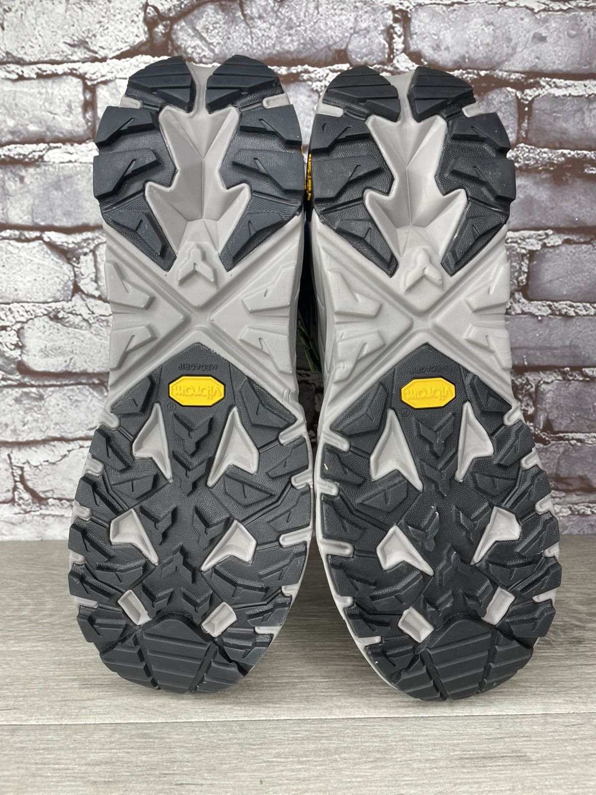 Hoka Hoka One One Anacapa Mid Hiking Boots Men 11D US/45 1/3EU Size US 11.5 / EU 44-45 - 18 Thumbnail
