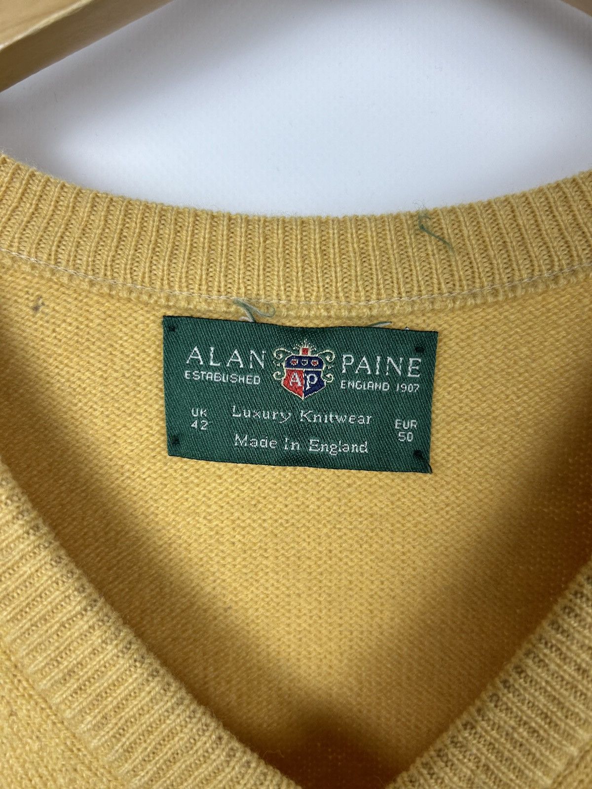 Alan Paine Alan Paine Knit Vest Gilet Sweater Yellow Men’s Size EUR 50 Size US M / EU 48-50 / 2 - 6 Thumbnail