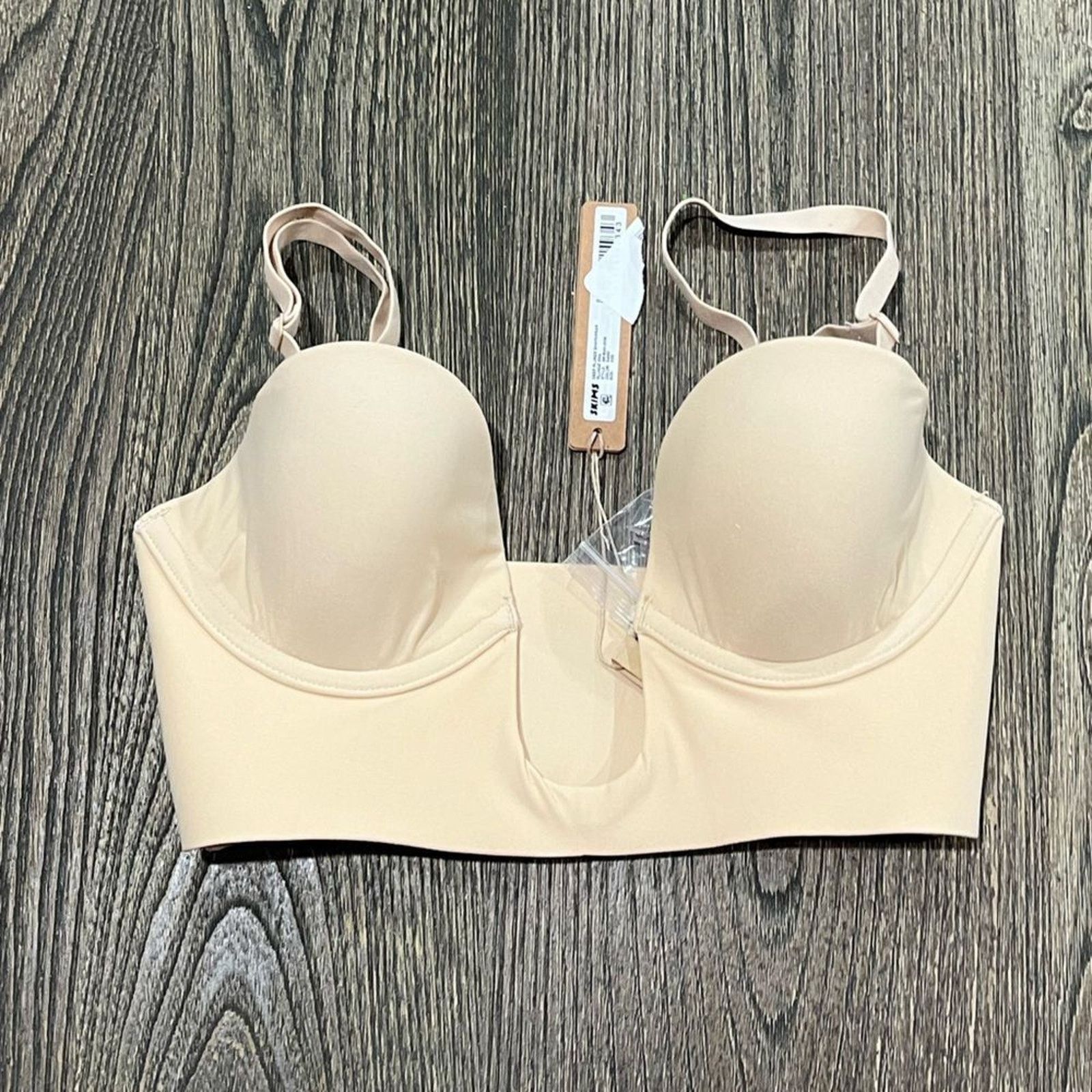SKIMS NWT Skims Deep Plunge Shapewear Plunge Bra Underwire XXS Size ONE SIZE - 1 Thumbnail