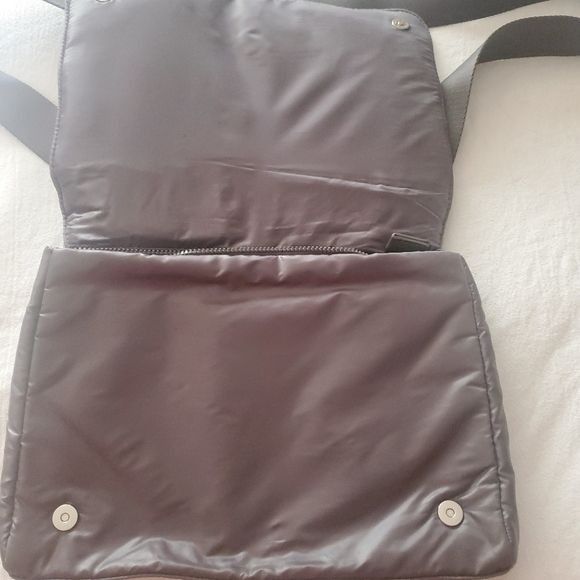 Athleta Caraa X Athleta Foldover Seatbelt Handle Crossbody Shoulder Size ONE SIZE - 3 Thumbnail