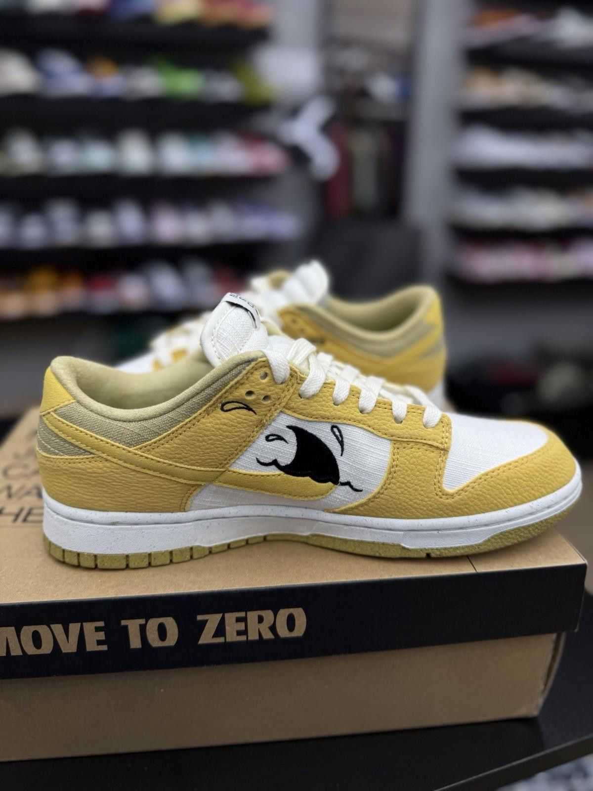 Nike DV1681-100 Nike Dunk Low Sun Club Sanded 9.5 Size US 9.5 / EU 42-43 - 3 Thumbnail