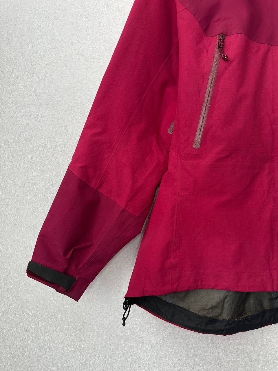 Arc'teryx Arc’teryx Gore-Tex Pro Beta AR Women’s Hooded Jacket Pink Size L / US 10 / IT 46 - 7 Thumbnail