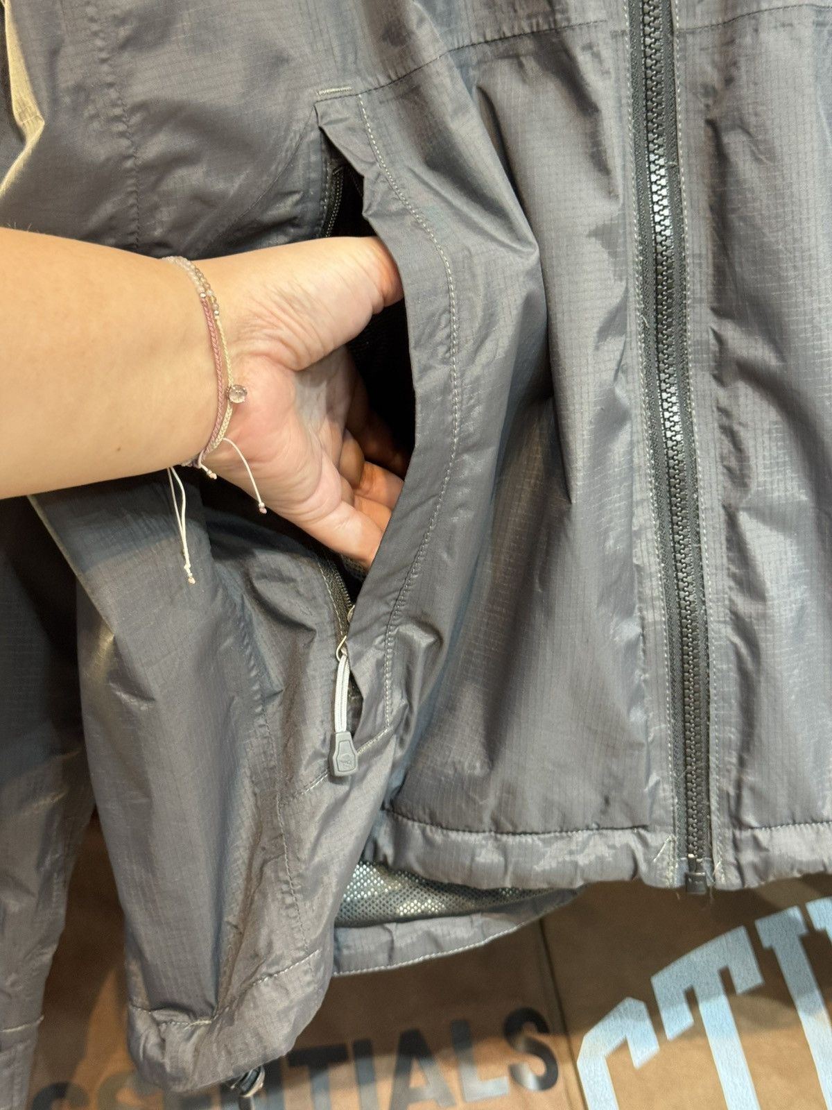 Mountain Hardwear Mountain Hardware Full-Zip Jacket Size US L / EU 52-54 / 3 - 5 Thumbnail