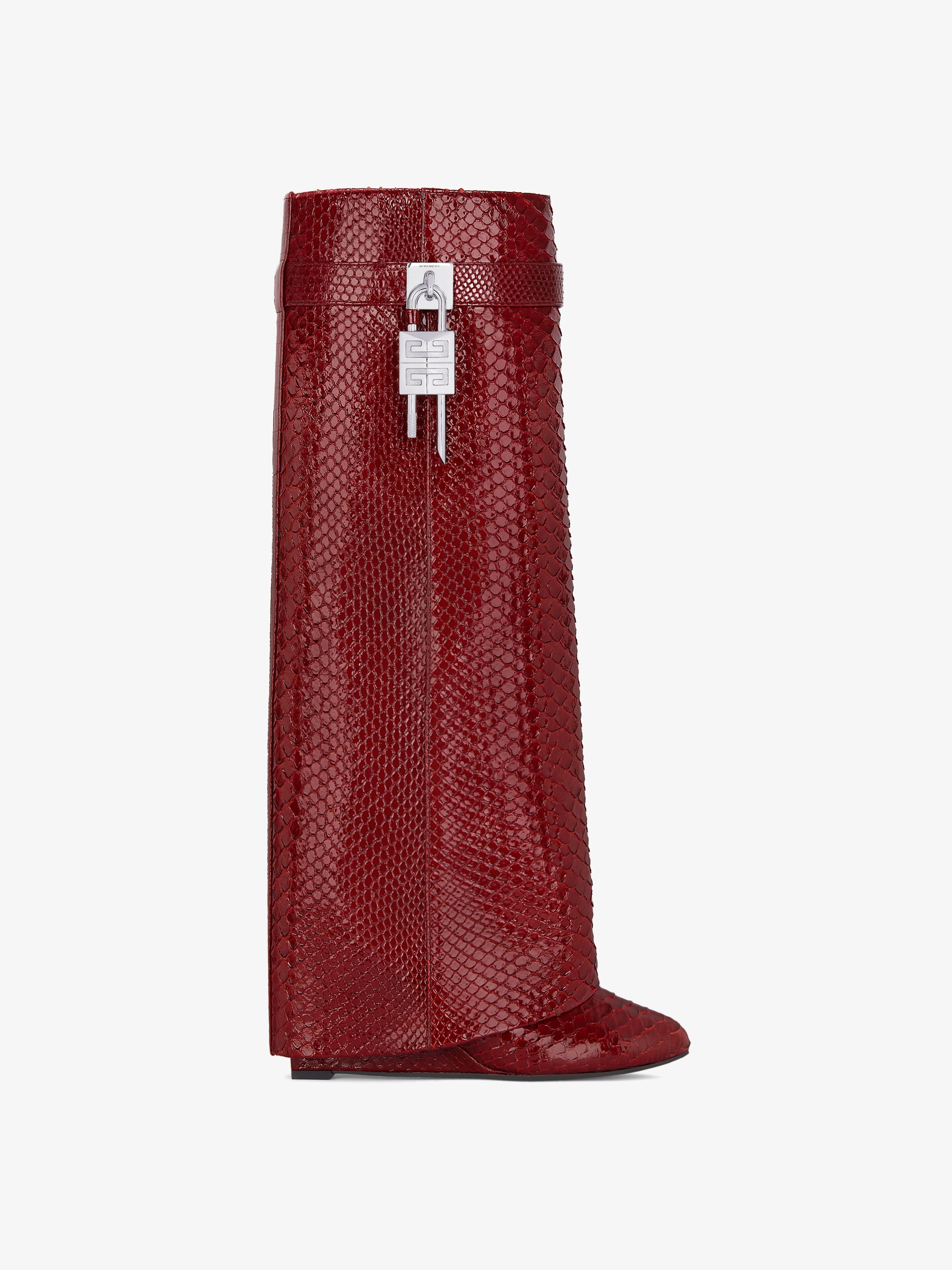 o1srvl11e0925 Shark Locks Boots in Python in Red