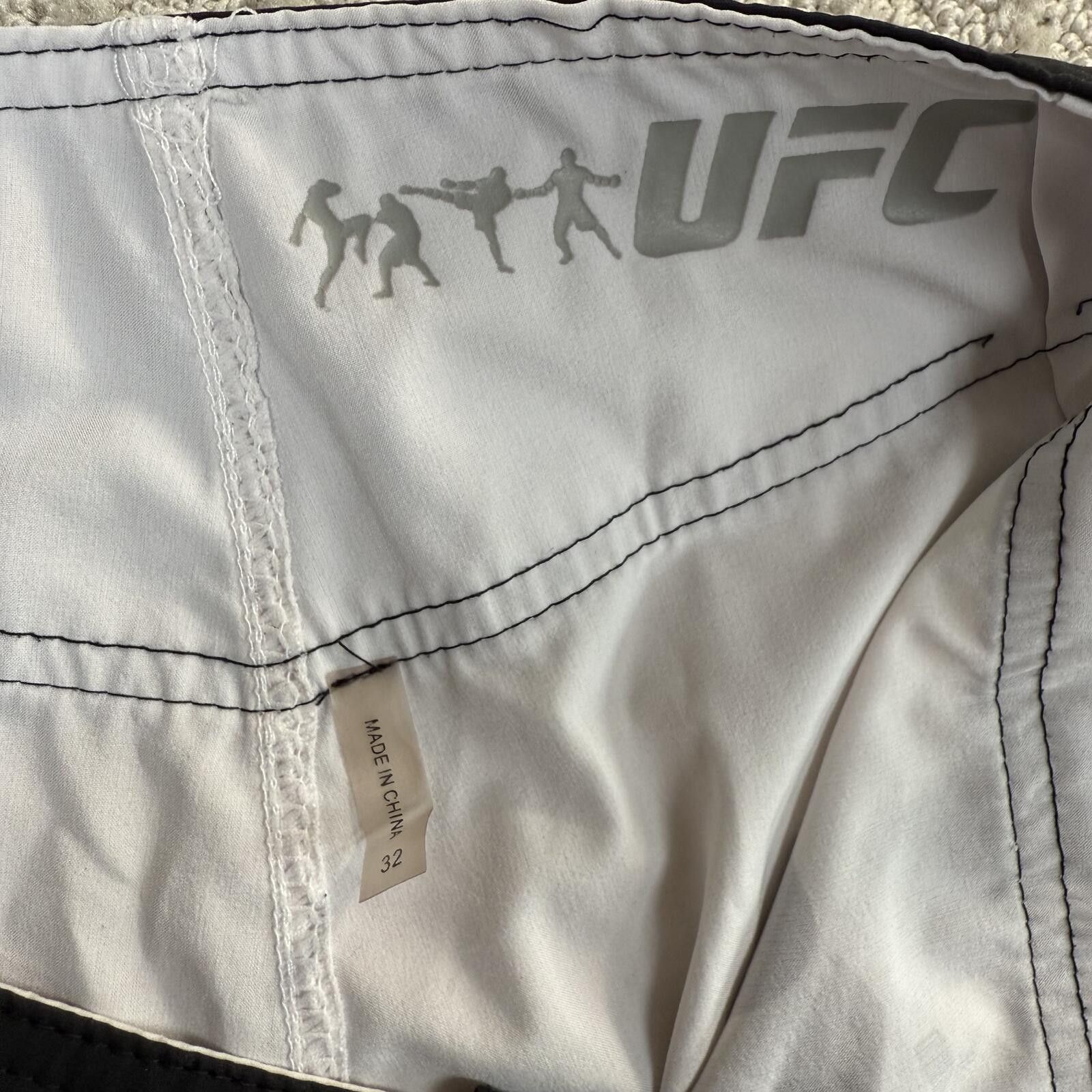 UFC UFC Fight Shorts MMA White Training Shorts Men 32 Size US 32 / EU 48 - 3 Thumbnail