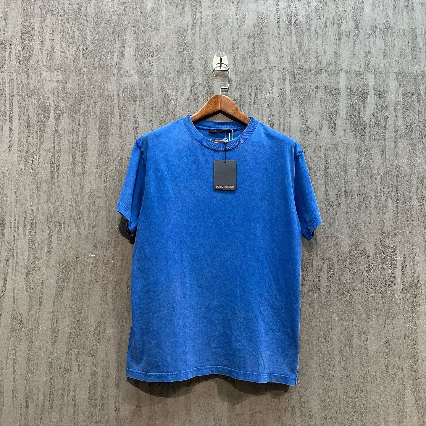 Louis Vuitton Louis Vuitton Blue Crewneck T-Shirt Size M Size US M / EU 48-50 / 2 - 1 Thumbnail