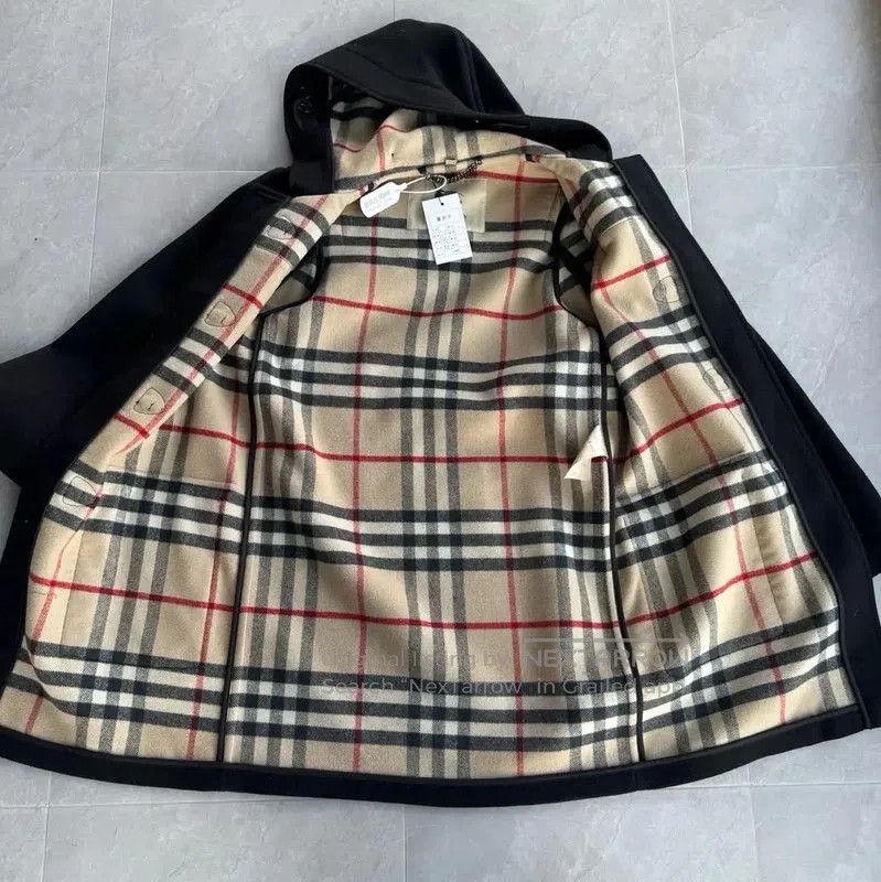 Valentino Burberry Black Wool Women's Coat. Size M / US 6-8 / IT 42-44 - 3 Thumbnail