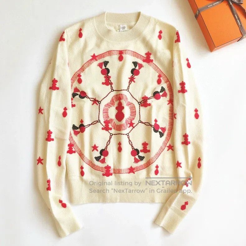Hermes Hermes Cashmere Embroidered Beige Sweater White Size XS / US 0-2 / IT 36-38 - 1 Thumbnail