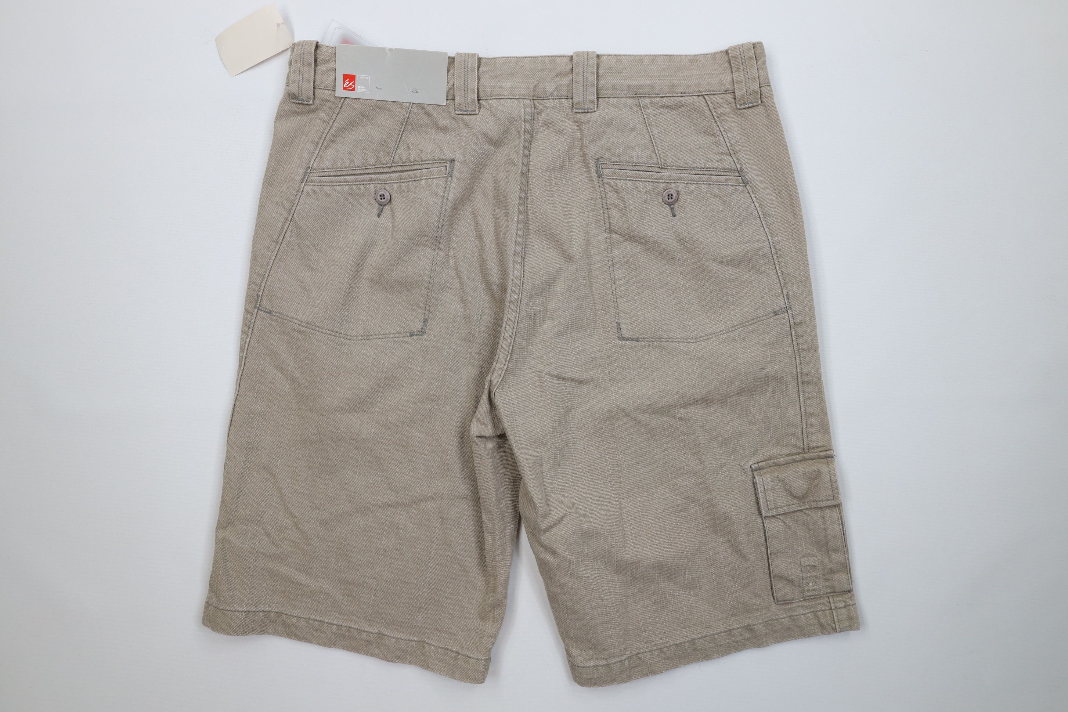 Vintage Deadstock Vintage 90s Y2K ES Skateboards Shorts Size US 34 / EU 50 - 13 Thumbnail
