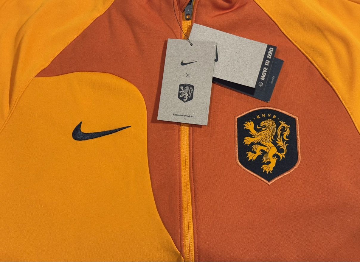 Nike NIKE NETHERLANDS ACADEMY PRO FOOTBALL JACKET DN1056-833 Size US S / EU 44-46 / 1 - 5 Thumbnail