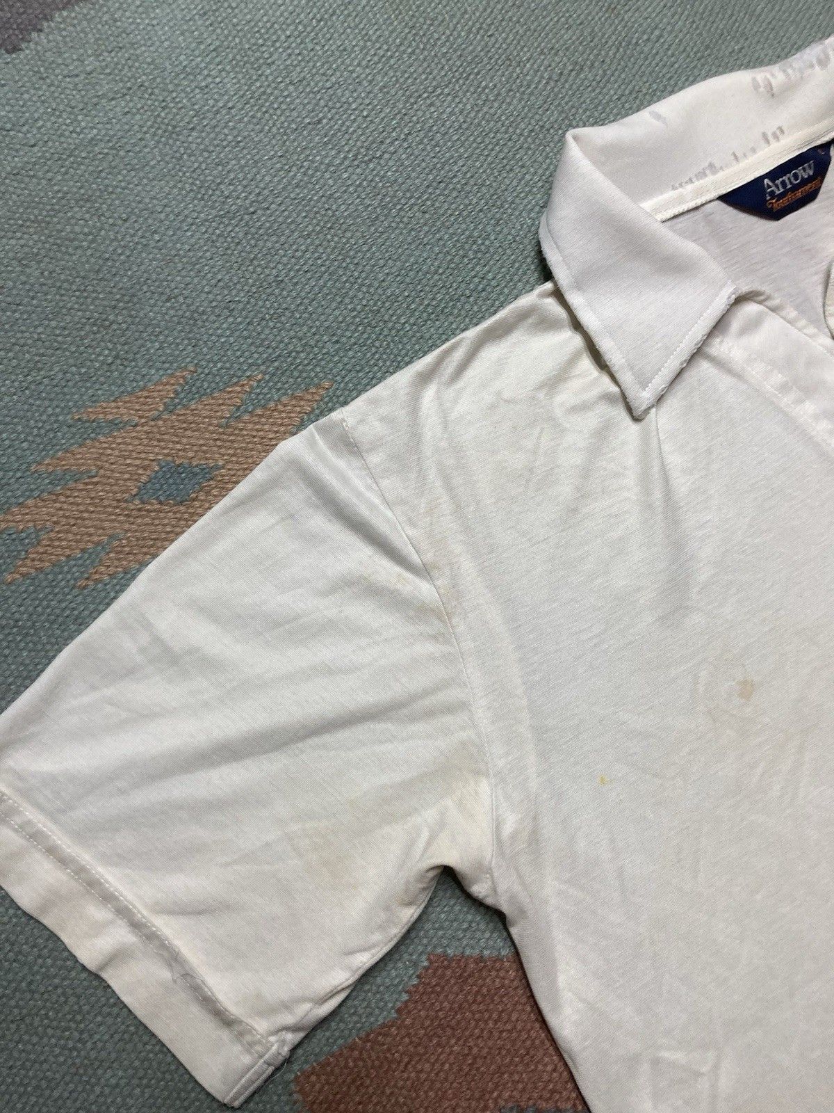Vintage Vintage 70s polo shirt arrow white stained distressed large Size US L / EU 52-54 / 3 - 6 Thumbnail