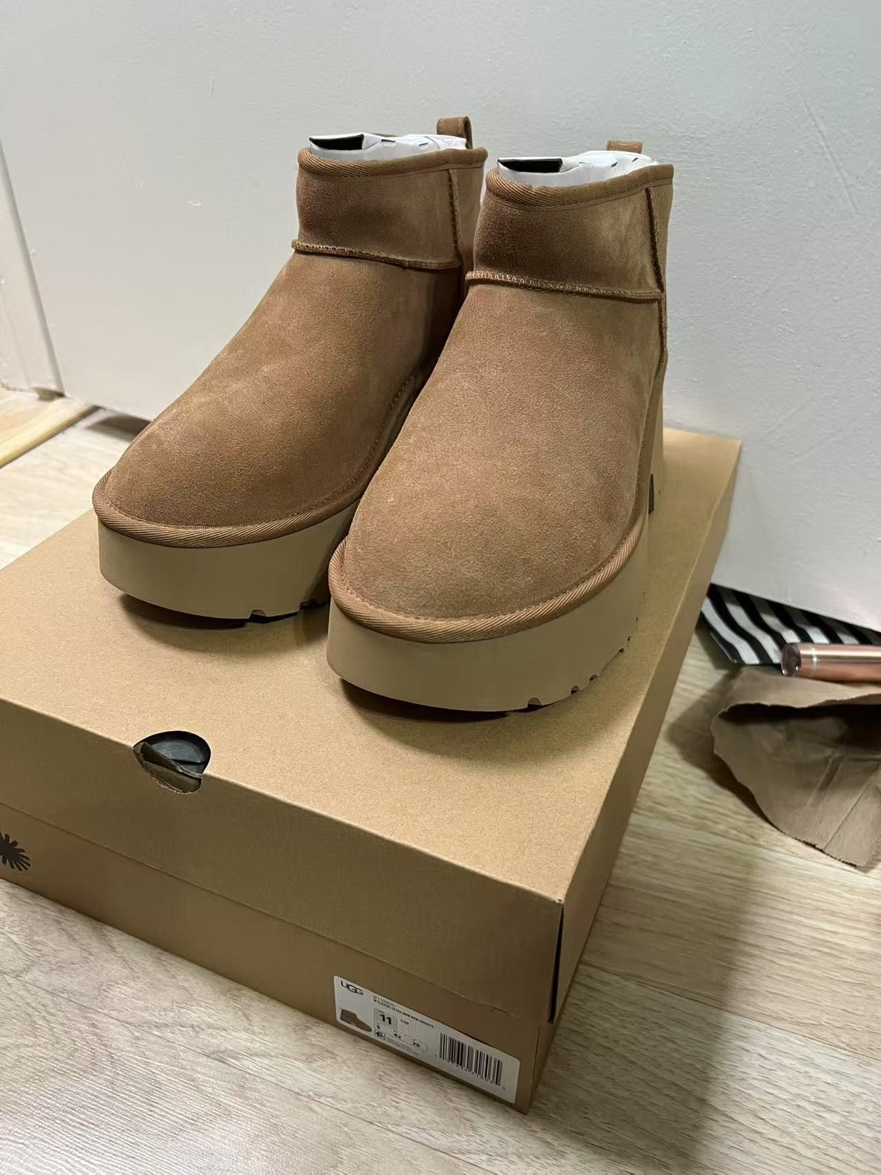 Ugg UGG Women's Classic Ultra Mini New Heights Boots Size US 11 / IT 41 - 4 Thumbnail