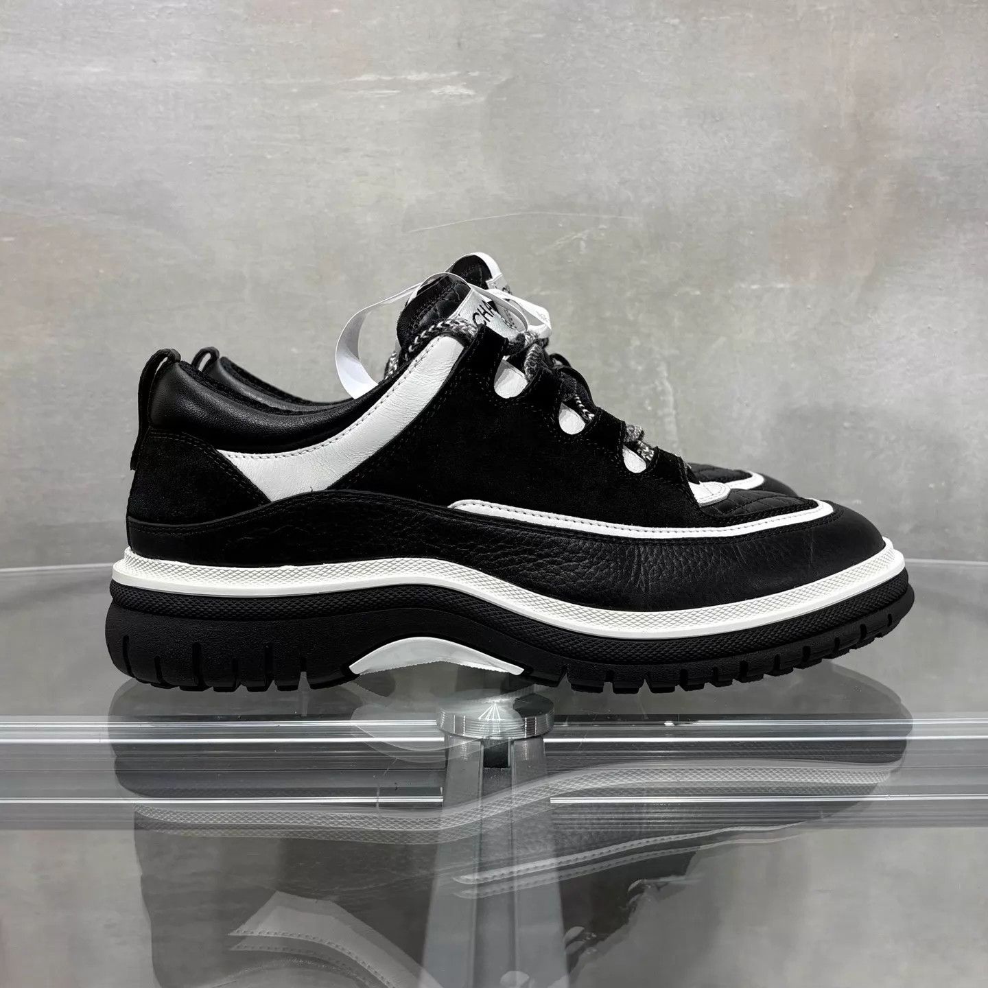 Chanel Chanel 25C Black & White Panda Platform Loafers 40 Size US 7 / EU 40 - 4 Thumbnail