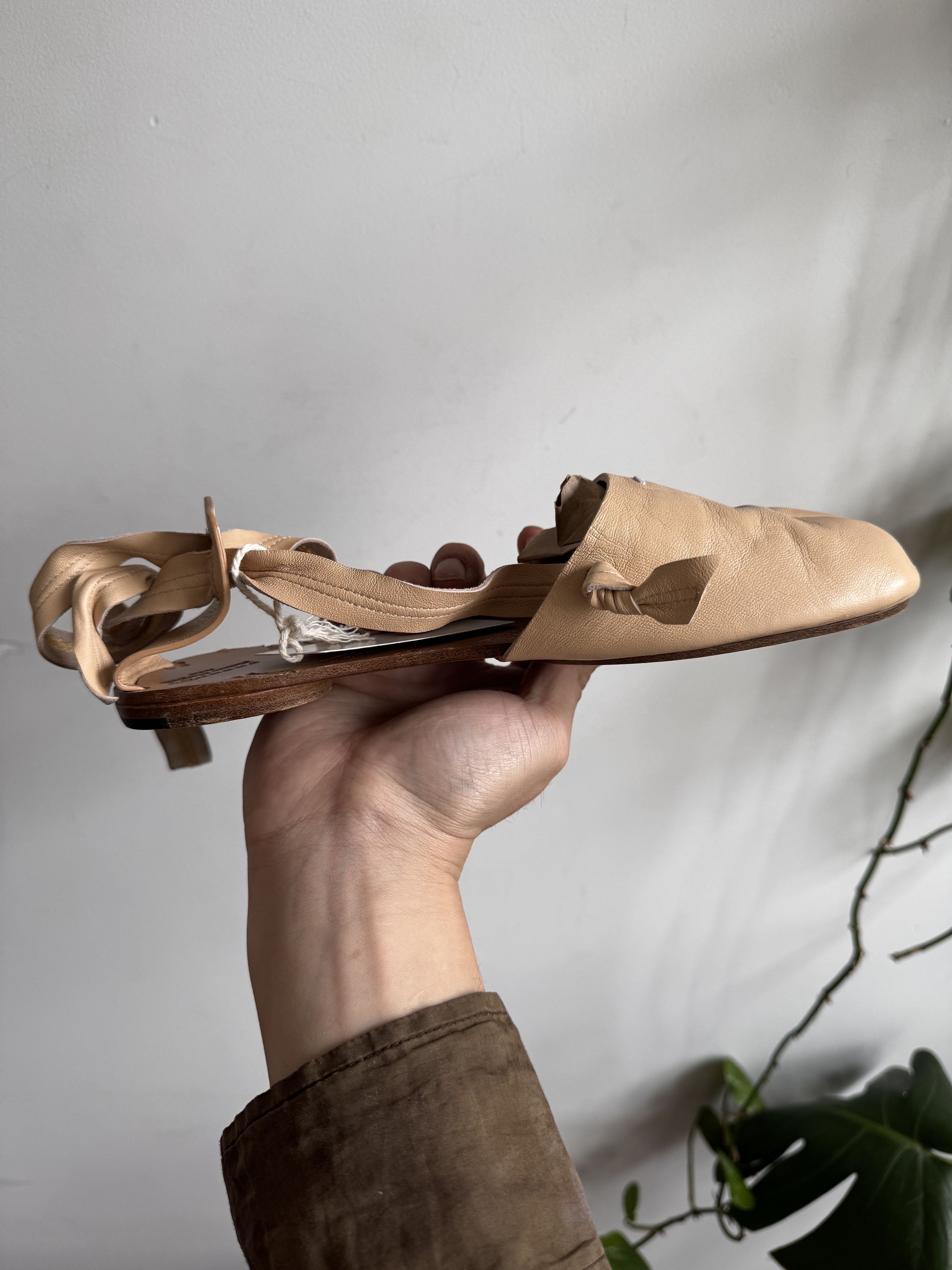 Maison Margiela Masion Margiela Leather Tabi Strap Ballet Flats Size 37.5 Size US 7.5 / IT 37.5 - 6 Thumbnail