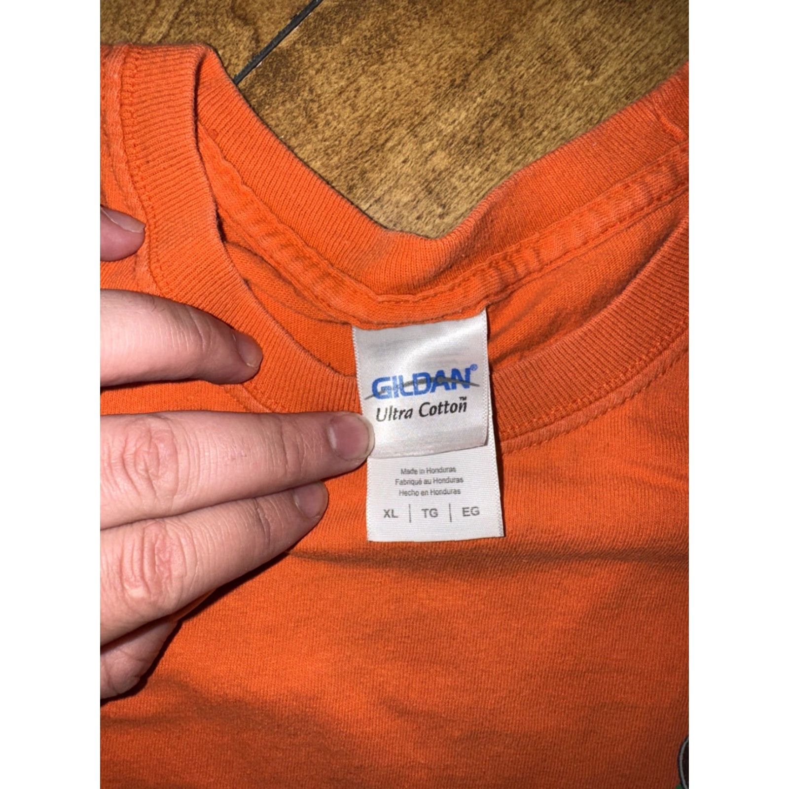 Vintage VINTAGE Unbranded Grunge T-Shirt XL Orange St Patricks Day 4 Leaf Clover Barbwire Mens Long Sleeve Size US XL / EU 56 / 4 - 7 Thumbnail