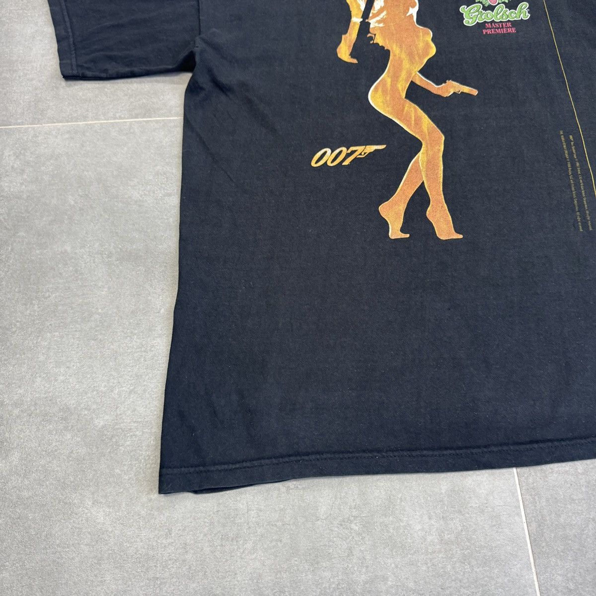 Vintage Vintage James Bond 007 Gun Symbol Logo 90s T-Shirt Men Siz L Size US L / EU 52-54 / 3 - 7 Thumbnail