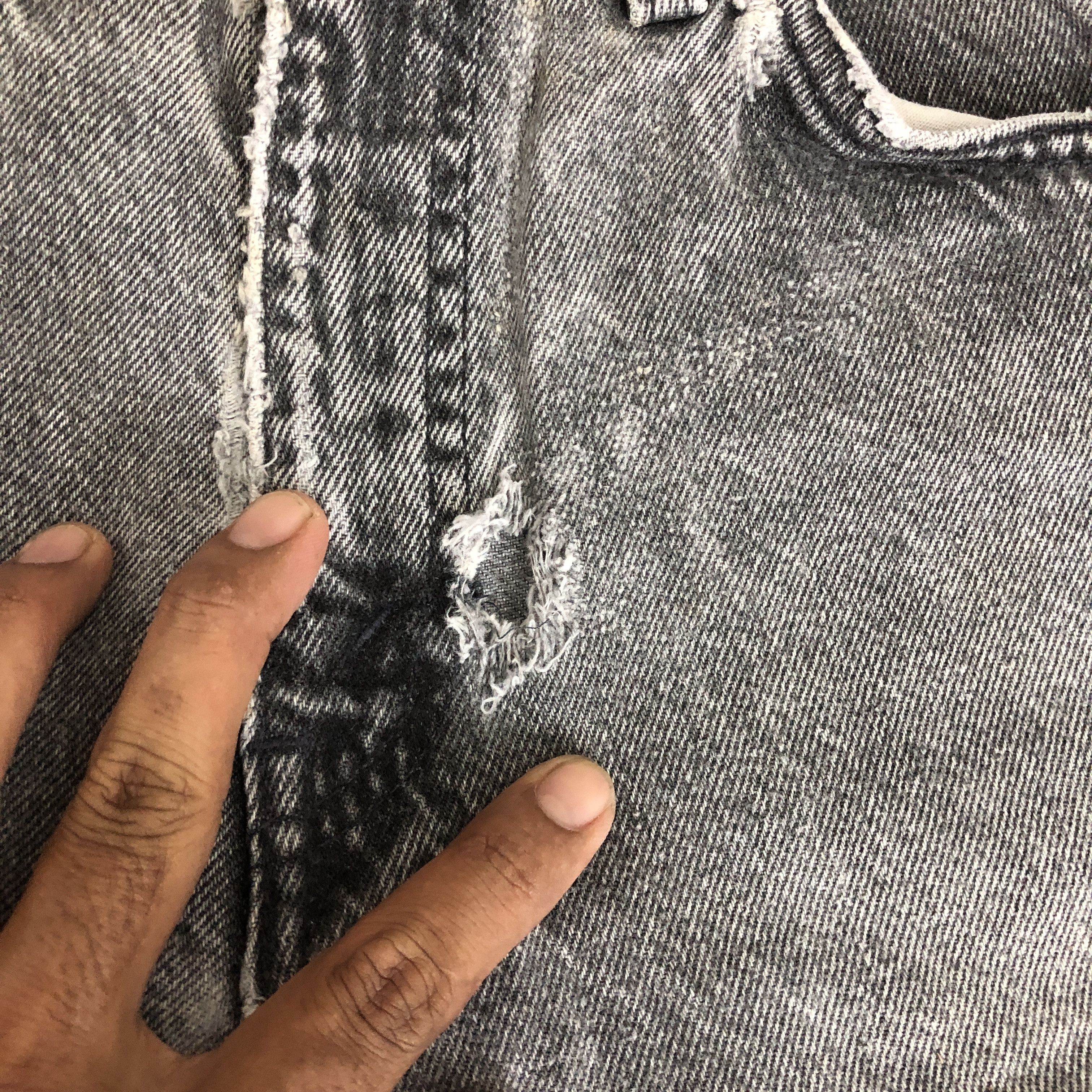 Levi's Vintage Levis 550 Stonewash Faded Black Jeans Ash Gray Denim Size 26" / US 2 / IT 38 - 11 Thumbnail