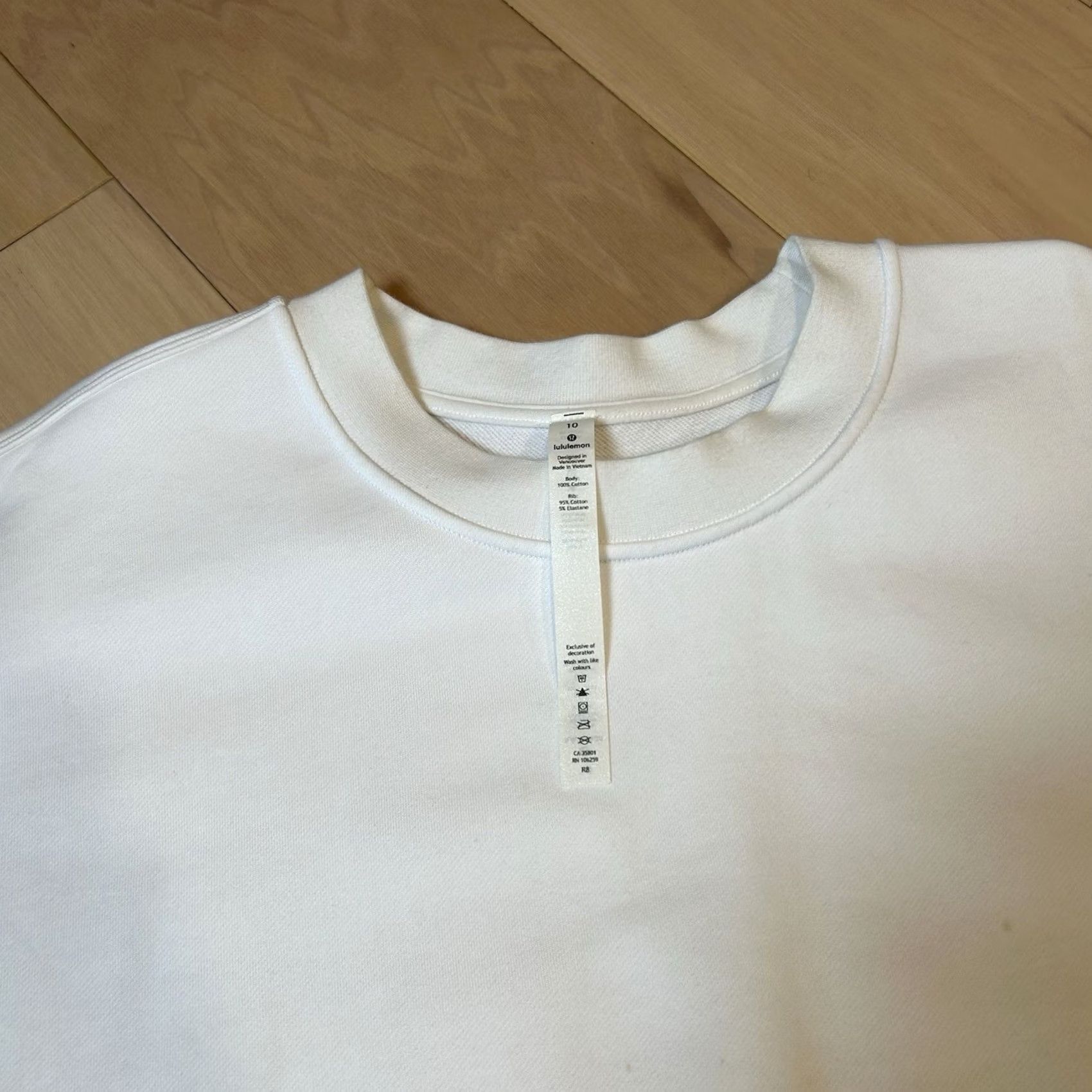 Lululemon Lululemon Perfectly Oversized Crew Long Sleeve Women’s 10 *Stain Size L / US 10 / IT 46 - 7 Thumbnail