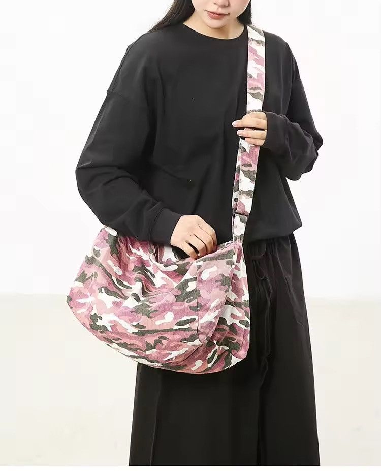 Japanese Brand Gen Z Trendy Leopard Print Canvas Crossbody Bag Size ONE SIZE - 3 Thumbnail
