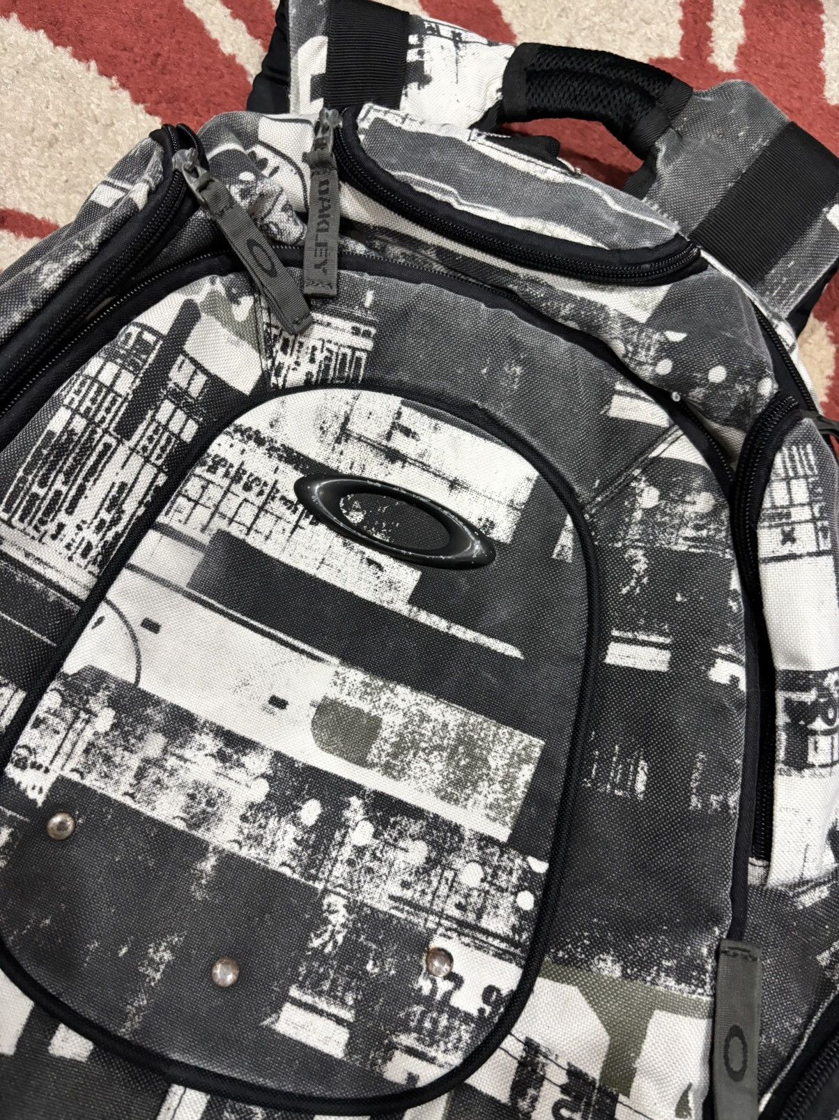 Oakley Oakley Skull Bag Y2K 2000s Size ONE SIZE - 9 Thumbnail