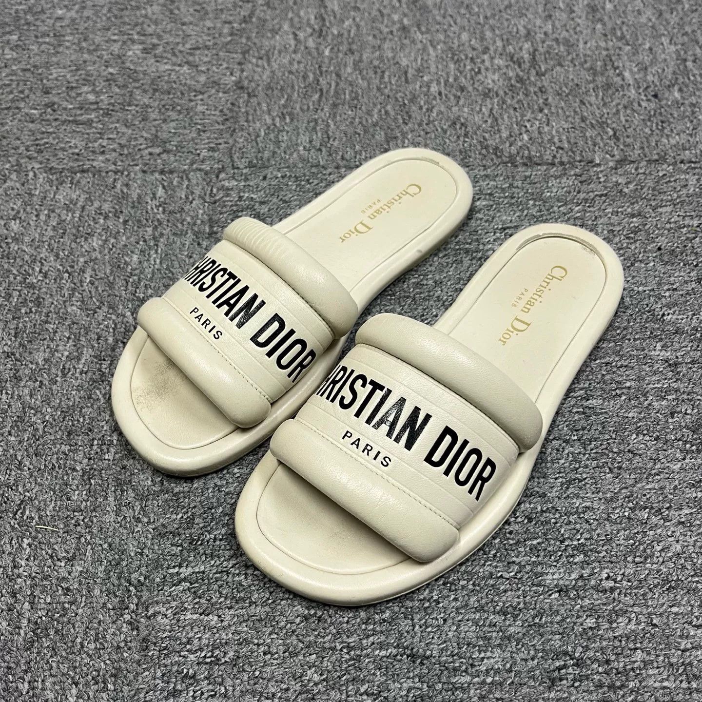Dior Dior White Logo Flat Slides Size US 5 / IT 35 - 1 Thumbnail