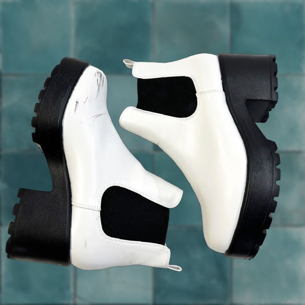 Nasty Gal Nasty Gal Women Chelsea Boot Liza White Size 6 US Block Heel Synthetic Faux Leather Chelsea Shaft Ankle Casual Shoes Size US 6 / IT 36 - 1 Thumbnail