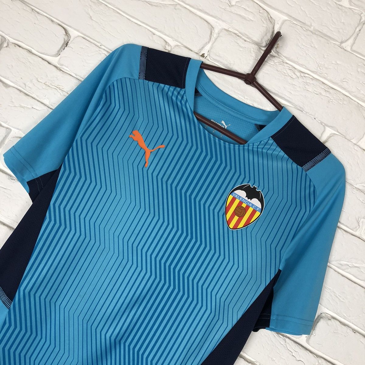 Puma Valencia 2020 training soccer jersey Size US S / EU 44-46 / 1 - 2 Thumbnail
