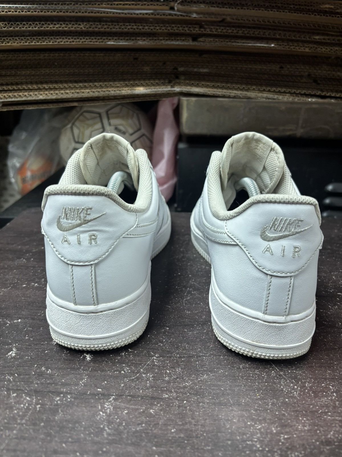 Nike Air Force 1 Low Triple White Size US 10 / EU 43 - 4 Thumbnail