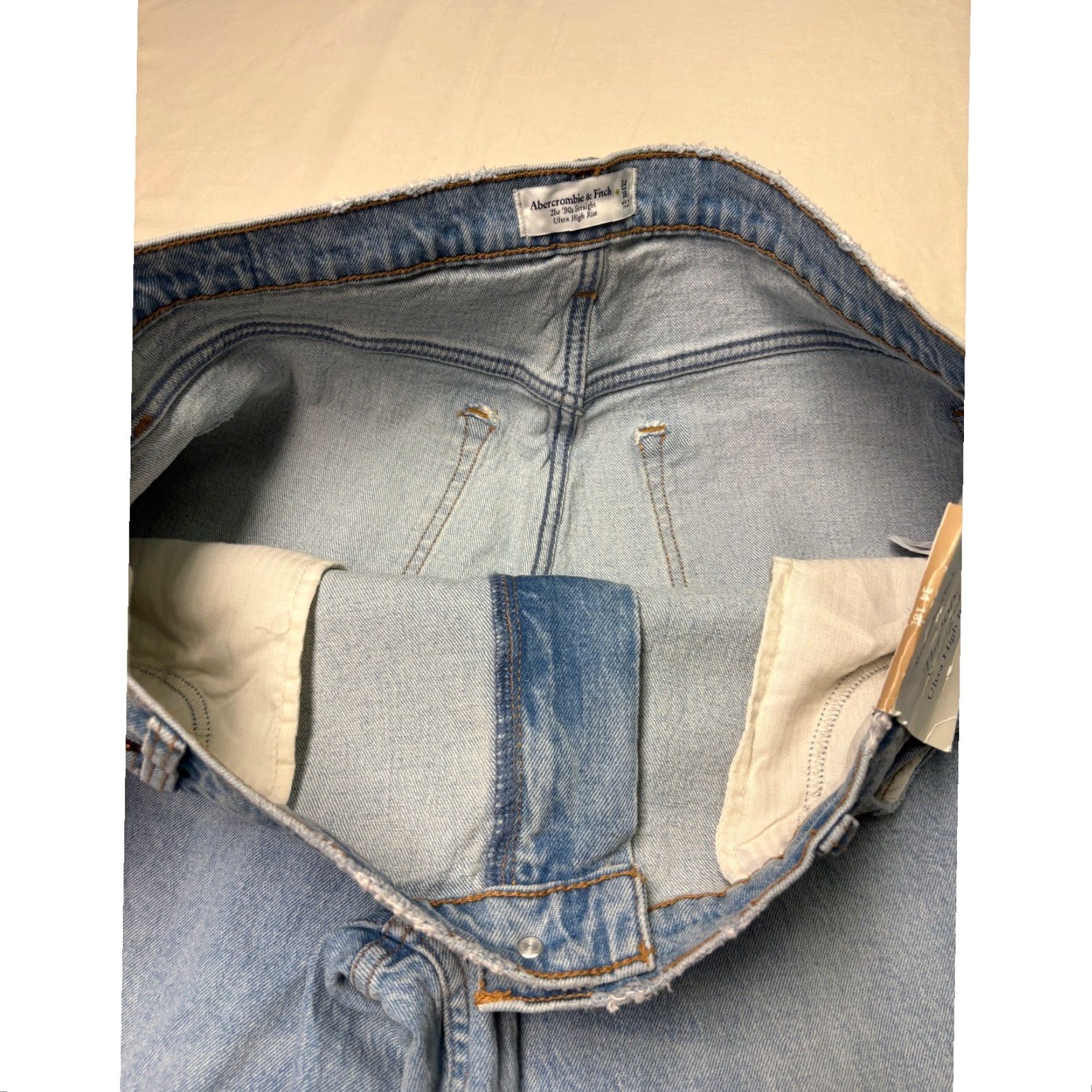 Abercrombie & Fitch NWT Abercrombie & Fitch 90s Straight Ultra High Rise Jeans Light Wash Woman 20W 32.5in Inseam Cotton Blend Denim Distressed Pockets Zip Button Logo Size 42" / US 20 - 5 Thumbnail