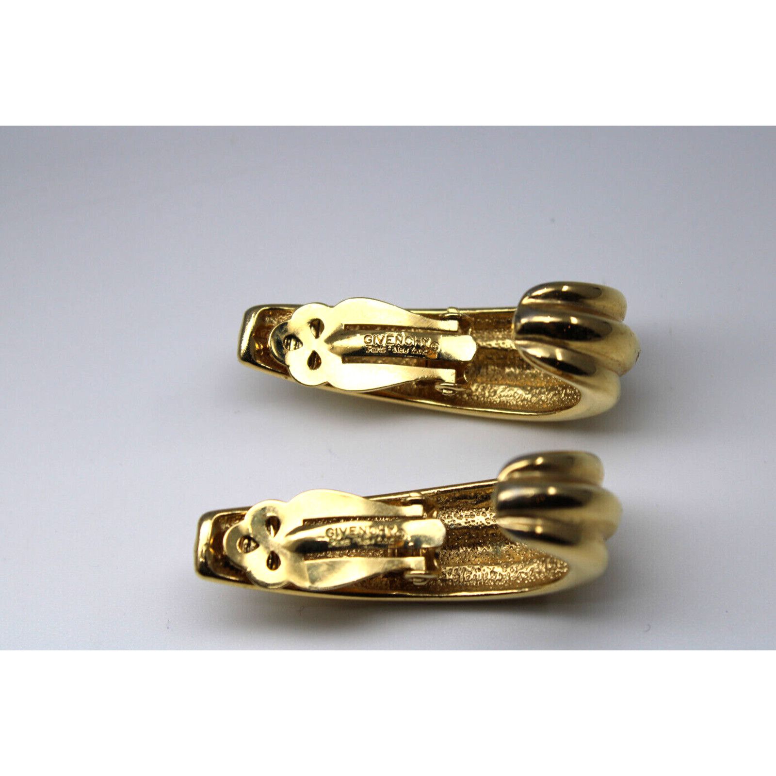 Givenchy GIVENCHY Vintage Goldtone Shrimp Shaped Clip On Earrings Size ONE SIZE - 4 Thumbnail