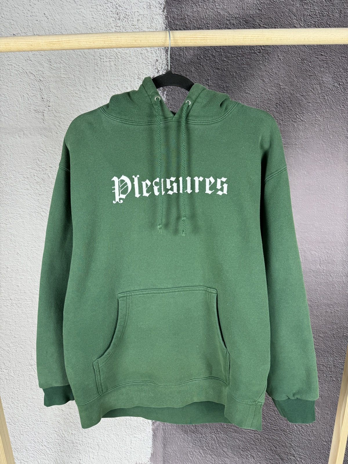Pleasures Pleasures Sex and Violence vintage big logo hoodie Size US M / EU 48-50 / 2 - 5 Thumbnail