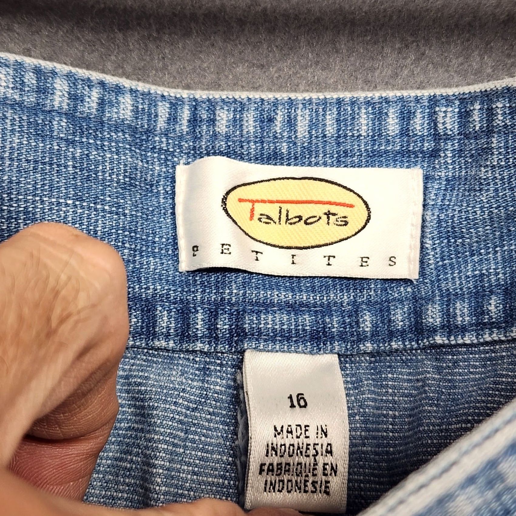 Talbots VINTAGE Talbots Jeans Capri Cropped 21" Inseam Womens 16 Blue Cotton Blend Jeans Capris Pants Petite Plus Mens? Size 38" / US 16 / IT 52 - 3 Thumbnail