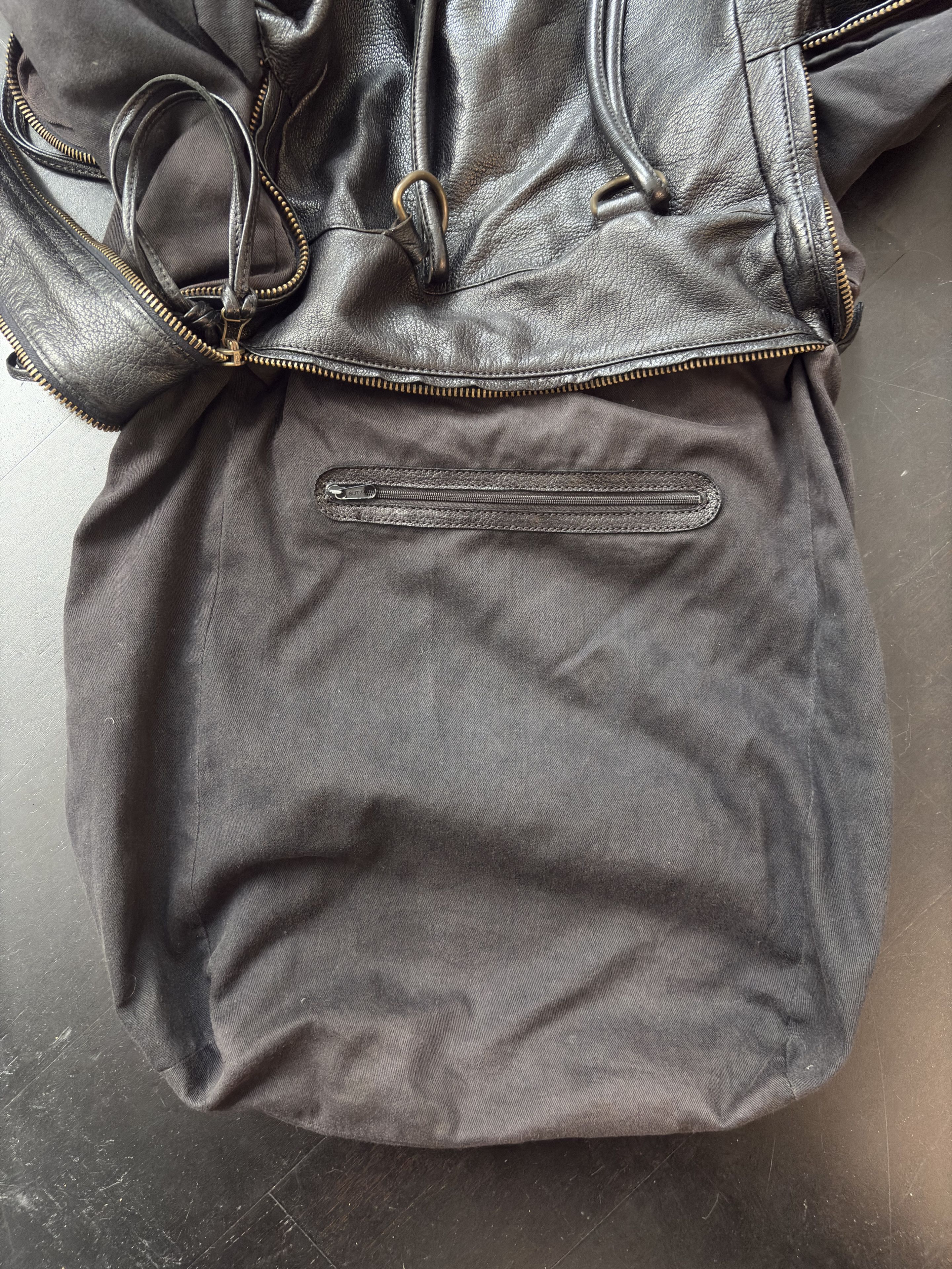 Maison Margiela Maison Margiela Black Leather Shoulder Bag Size ONE SIZE - 9 Thumbnail