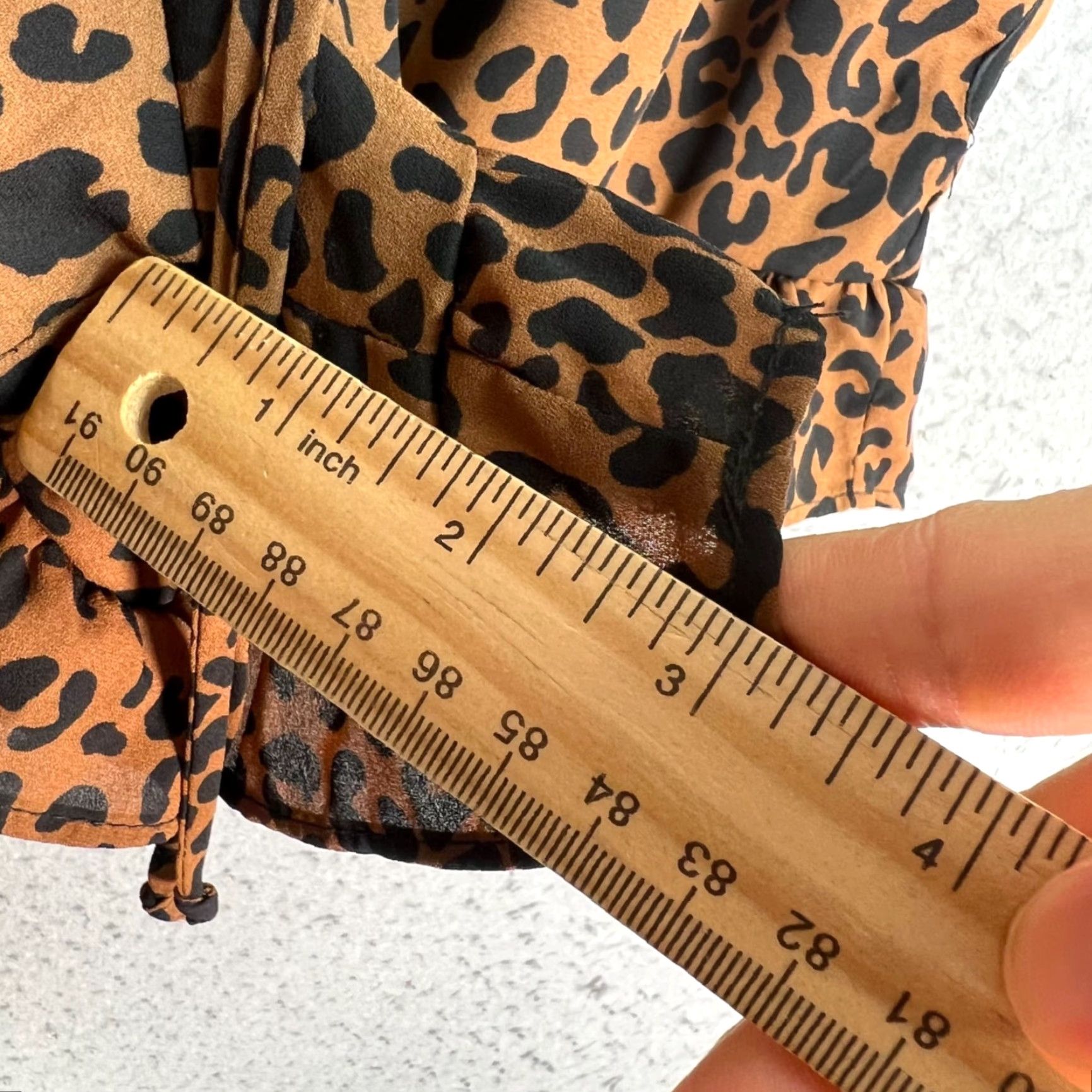 Vintage Sienna Sky Womens Small Brown & Black Leopard Print Ruffle Hem Shorts NEW! Size 28" / US 6 / IT 42 - 7 Thumbnail