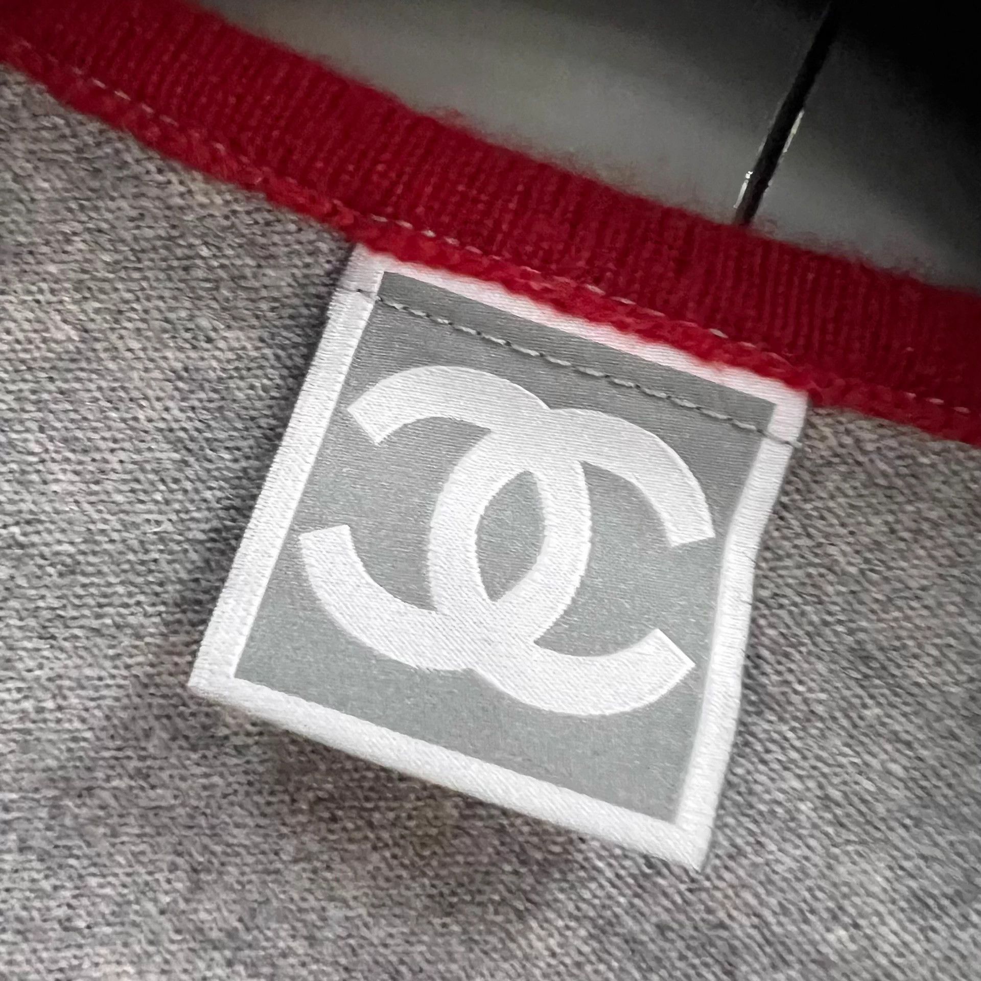 Chanel CHANEL Gray CC Sweater 42 98 New Size M / US 6-8 / IT 42-44 - 2 Thumbnail