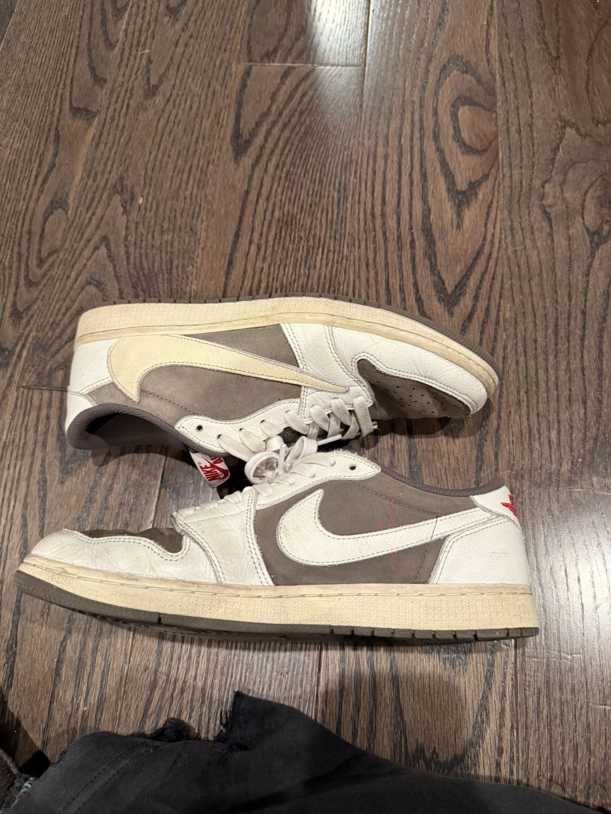 Jordan Brand × Travis Scott Travis Scott Jordan 1 low Reverse Mocha Size US 10.5 / EU 43-44 - 3 Thumbnail
