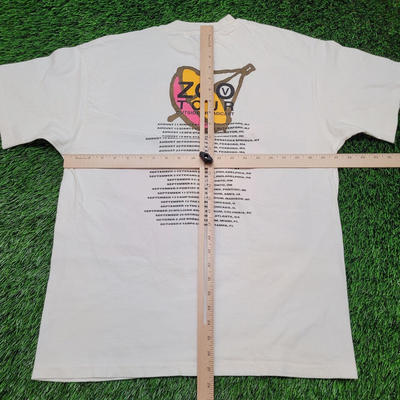 Hanes VTG 92 U2 Zoo TV T-Shirt Mens M Single Stitch USA Made 90s Size US M / EU 48-50 / 2 - 7 Thumbnail