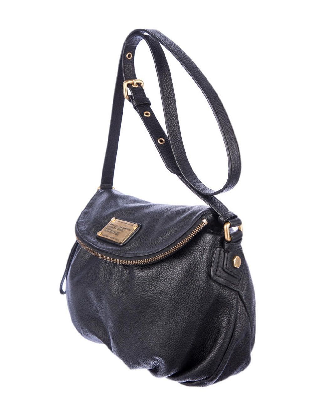 Marc Jacobs Marc Jacobs Black and Gold Pebbled Leather Crossbody Hobo Size ONE SIZE - 1 Thumbnail