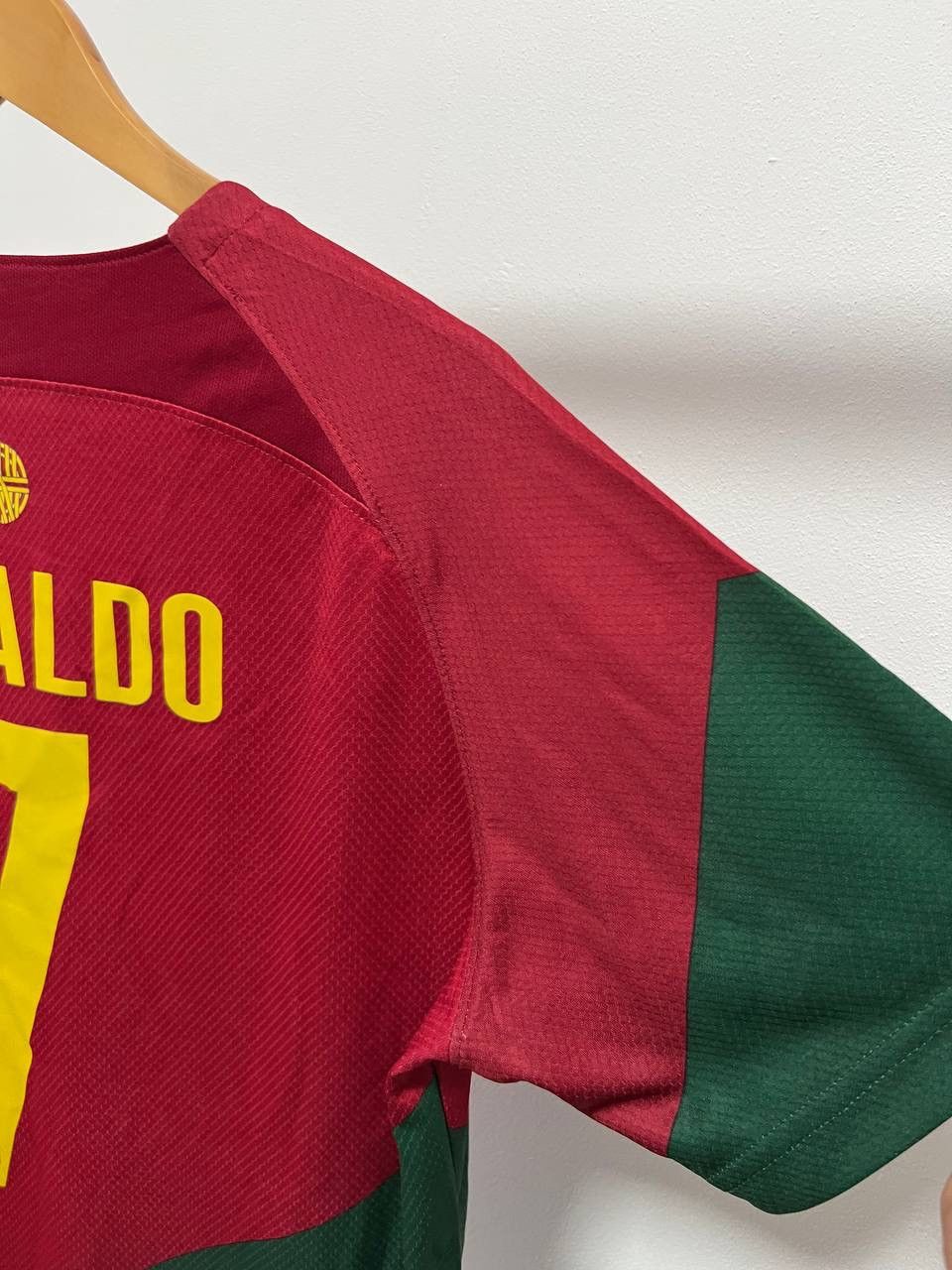 Nike NIKE PORTUGAL #7 RONALDO AWAY SOCCER JERSEY SZ M Size US M / EU 48-50 / 2 - 14 Thumbnail