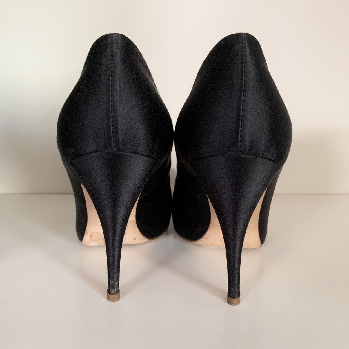 Giuseppe Zanotti Giuseppe Zanotti crystal bow black satin pumps Size US 6 / IT 36 - 8 Thumbnail