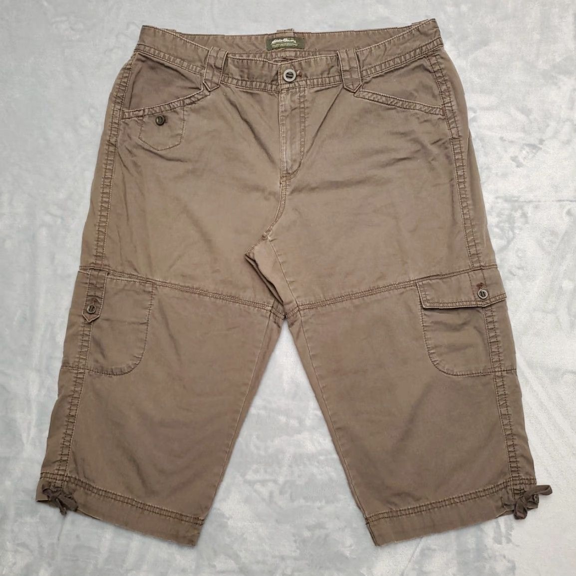 Eddie Bauer VINTAGE Eddie Bauer Pants Women 16 Green Cargo Capri Flat Front Lightweight Outdoor Gorp Size 38" / US 16 / IT 52 - 2 Thumbnail