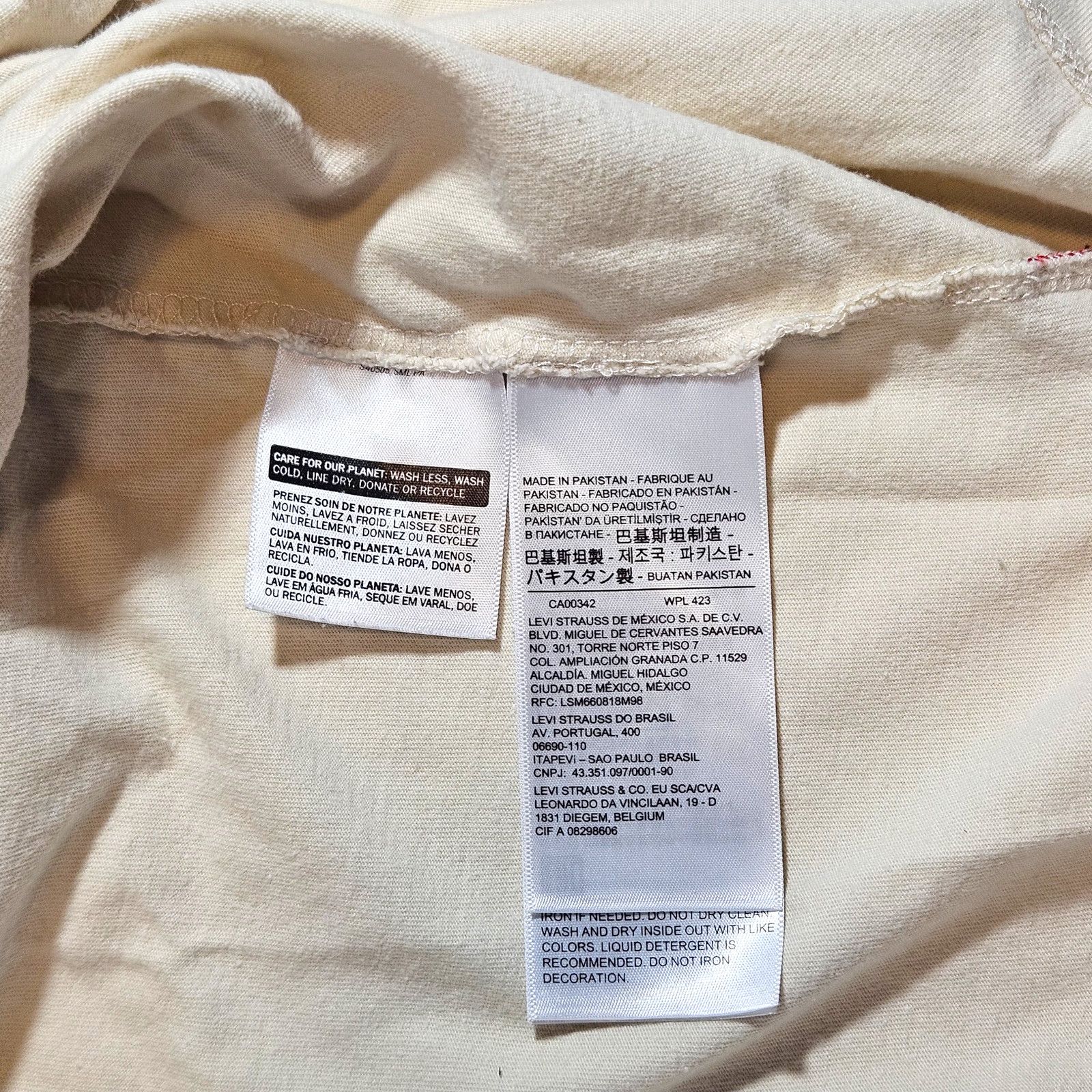 Levi's EUC Levi's Classic Brand Logo Graphic T-Shirt Sz. M Tan Size M / US 6-8 / IT 42-44 - 6 Thumbnail