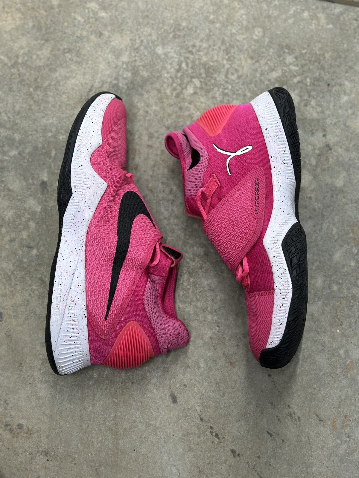 Nike Nike HyperRev 2016 ‘Breast Cancer’ Basketball Shoe Size US 13 / EU 46 - 2 Thumbnail