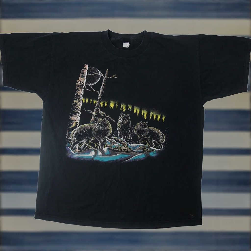 Vintage VINTAGE Wolf Night Scene Graphic T Shirt USA Made 90s Black XL Mens Size US XL / EU 56 / 4 - 1 Thumbnail