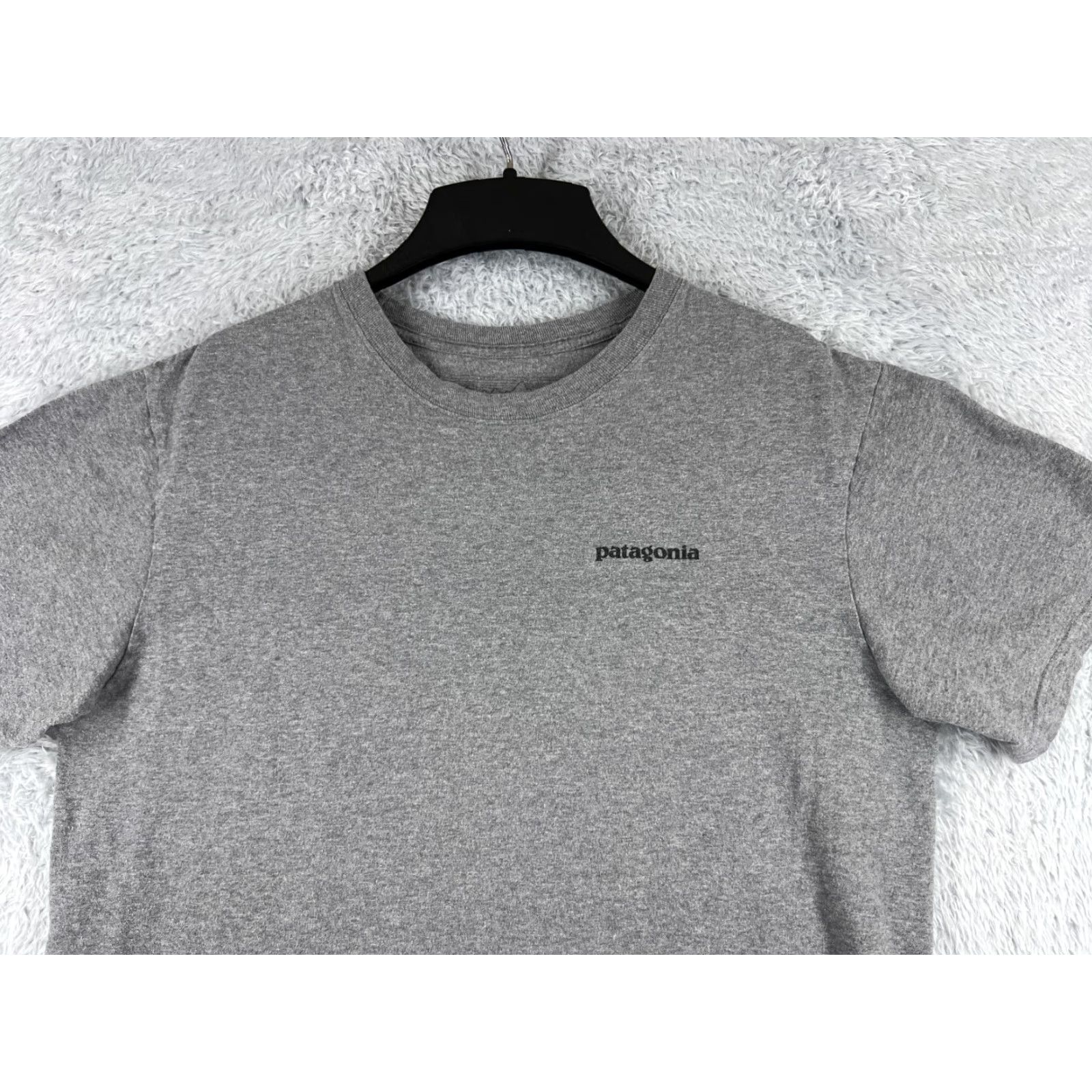 Patagonia Patagonia Shirt Men Medium Gray Cotton Short Sleeve Crew Neck Logo Back View Size US M / EU 48-50 / 2 - 4 Thumbnail