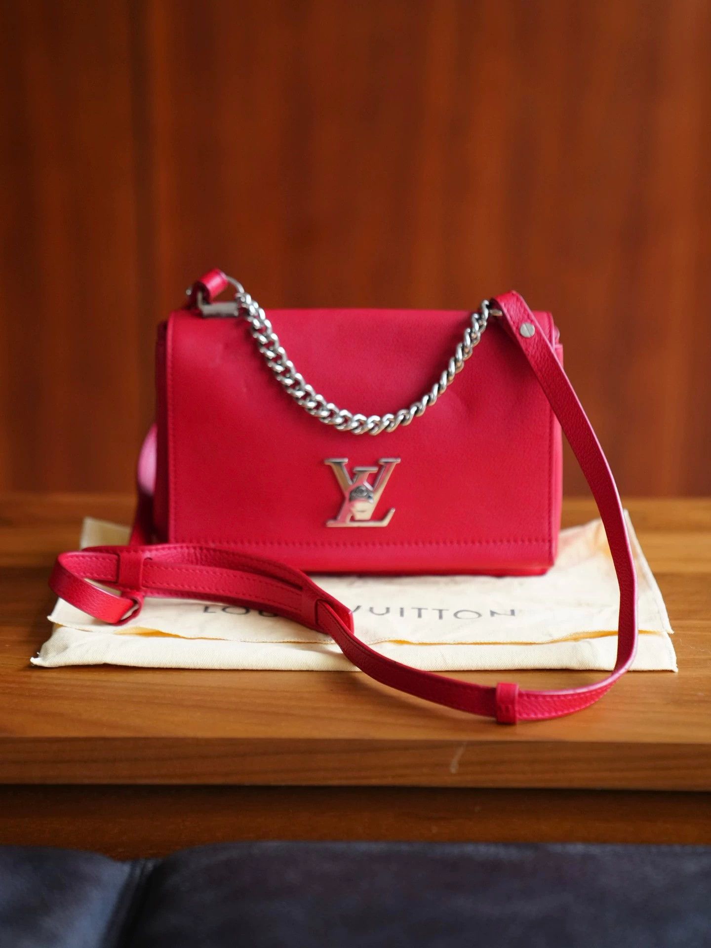 Louis Vuitton LV LOCKME BB women's Chain Crossbody Bag Size ONE SIZE - 1 Thumbnail
