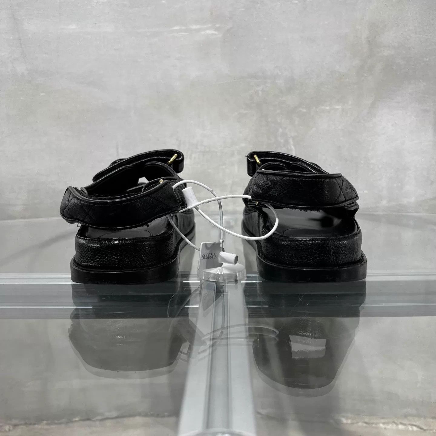Chanel Chanel Black Velcro Sandals Gold CC Logo Size 37 Size US 6.5 / IT 36.5 - 6 Thumbnail